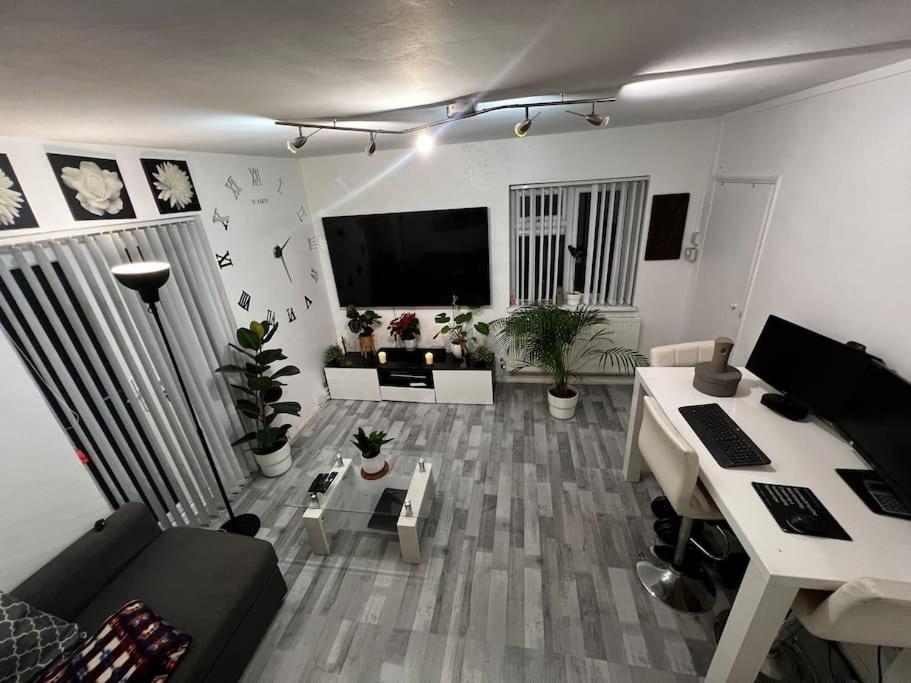 1-Bed Flat With Fast Wi-Fi In Prime Location 15Mins From Central London Eksteriør bilde