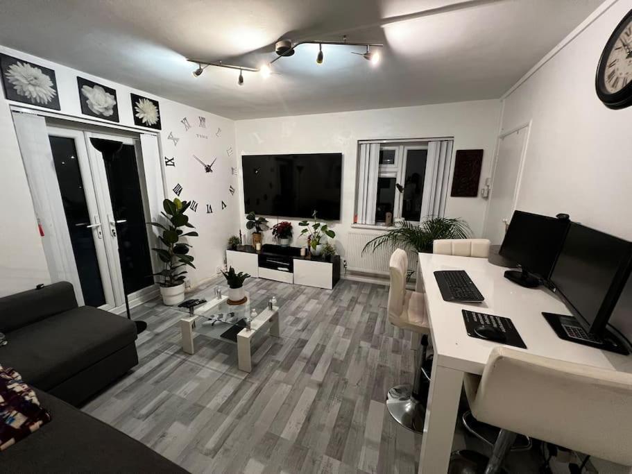 1-Bed Flat With Fast Wi-Fi In Prime Location 15Mins From Central London Eksteriør bilde